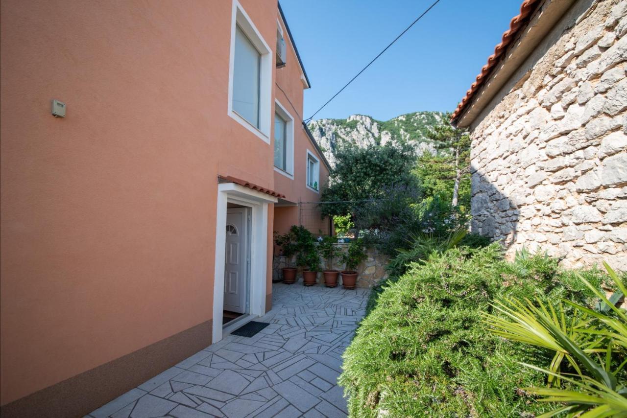 Apartman Sous Les Rochers Grizane-Belgrad ภายนอก รูปภาพ