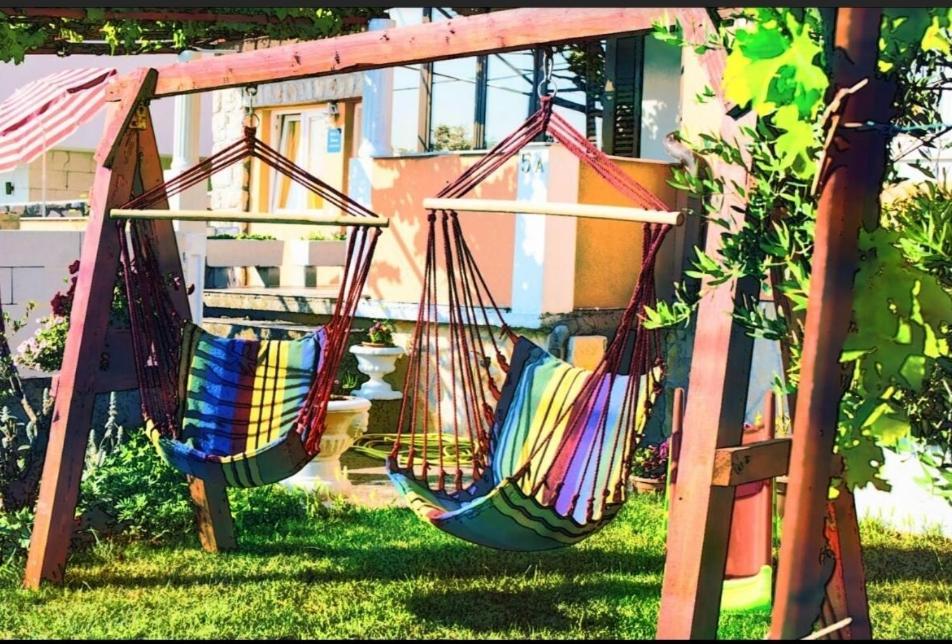 Apartman Sous Les Rochers Grizane-Belgrad ภายนอก รูปภาพ