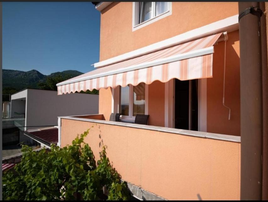 Apartman Sous Les Rochers Grizane-Belgrad ภายนอก รูปภาพ