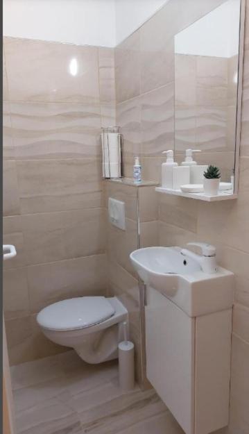 Apartman Sous Les Rochers Grizane-Belgrad ภายนอก รูปภาพ